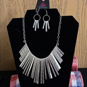Paparazzi Silver Textured Fringe Necklace Set